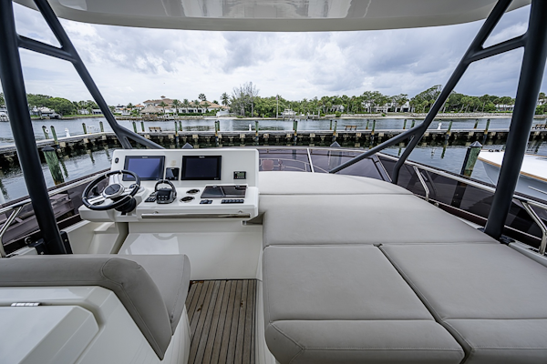 Prestige-520 2021-SIMMER DOWN Palm Beach Gardens-Florida-United States-6256957