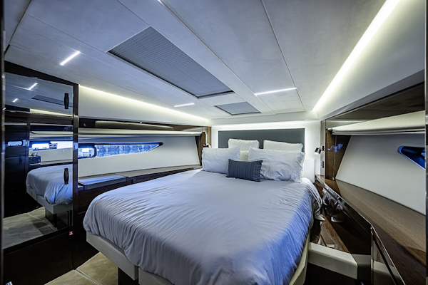 Prestige-520 2021-SIMMER DOWN Palm Beach Gardens-Florida-United States-6256964