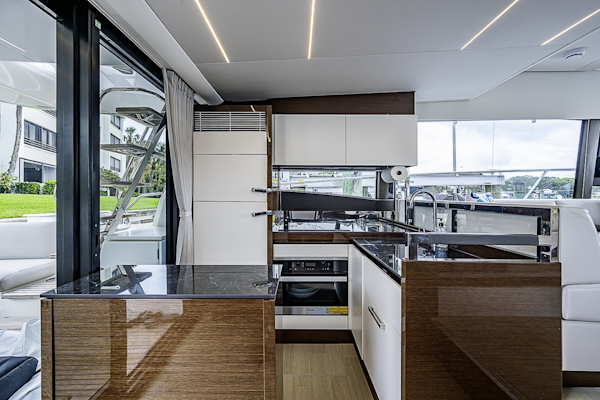Prestige-520 2021-SIMMER DOWN Palm Beach Gardens-Florida-United States-6256973