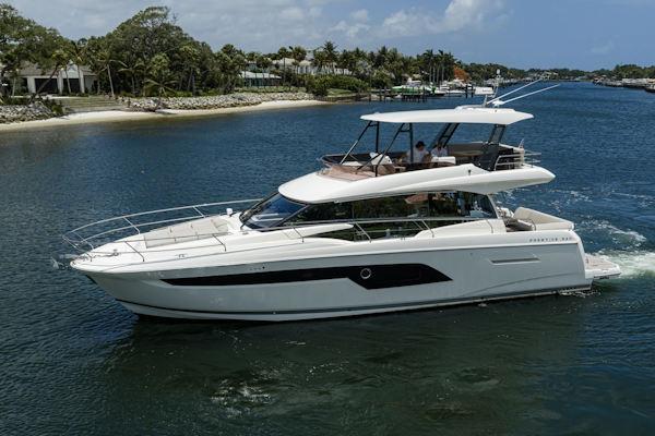 Prestige-520 2021-SIMMER DOWN Palm Beach Gardens-Florida-United States-6256944