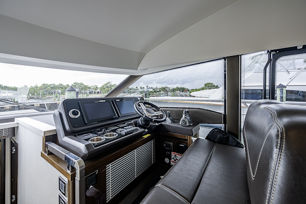 Prestige-520 2021-SIMMER DOWN Palm Beach Gardens-Florida-United States-6256976