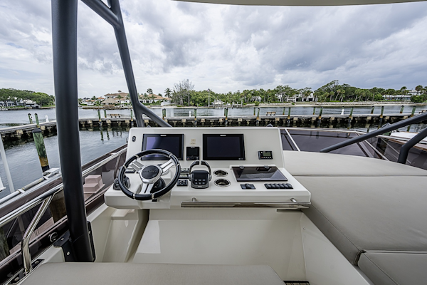 Prestige-520 2021-SIMMER DOWN Palm Beach Gardens-Florida-United States-6256958