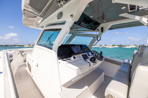 Scout-400 LXF 2024 -North Palm Beach-Florida-United States-6257514