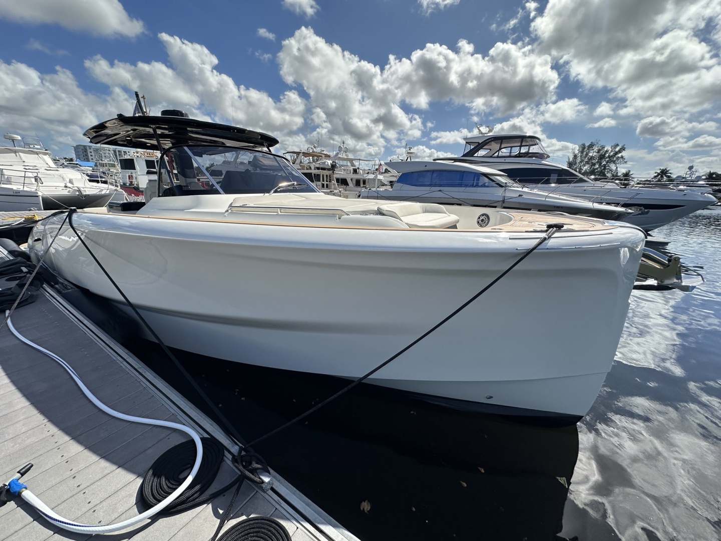 Solaris 2025 -Fort Lauderdale-Florida-United States-6257838 | Thumbnail