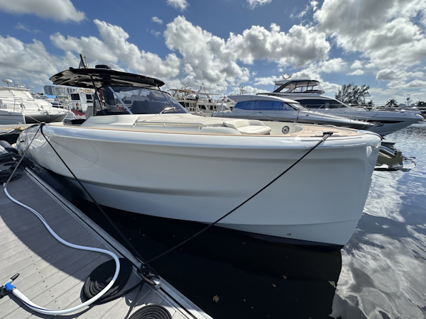 Solaris 2025 -Fort Lauderdale-Florida-United States-6257838