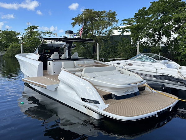 Solaris 2025 -Fort Lauderdale-Florida-United States-6257829