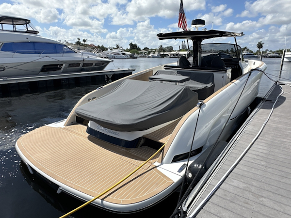 Solaris 2025 -Fort Lauderdale-Florida-United States-6257832