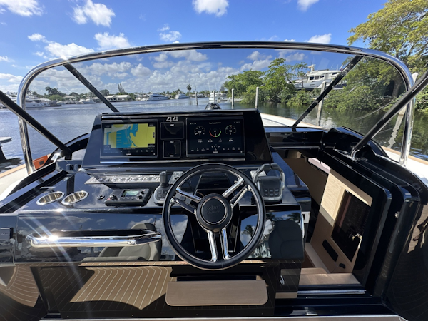 Solaris 2025 -Fort Lauderdale-Florida-United States-6257848