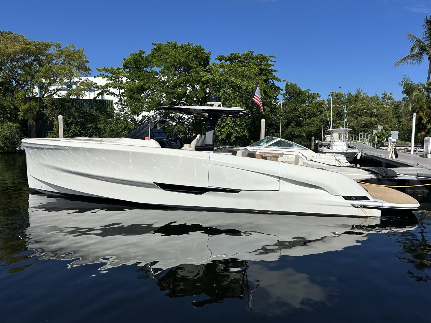 Solaris 2025 -Fort Lauderdale-Florida-United States-6257827 | Thumbnail