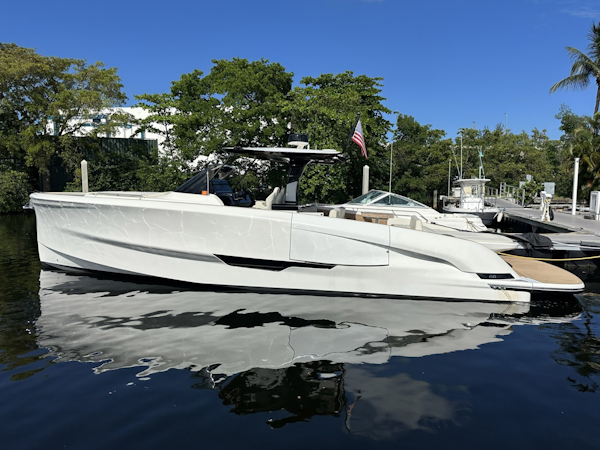 Solaris 2025 -Fort Lauderdale-Florida-United States-6257827