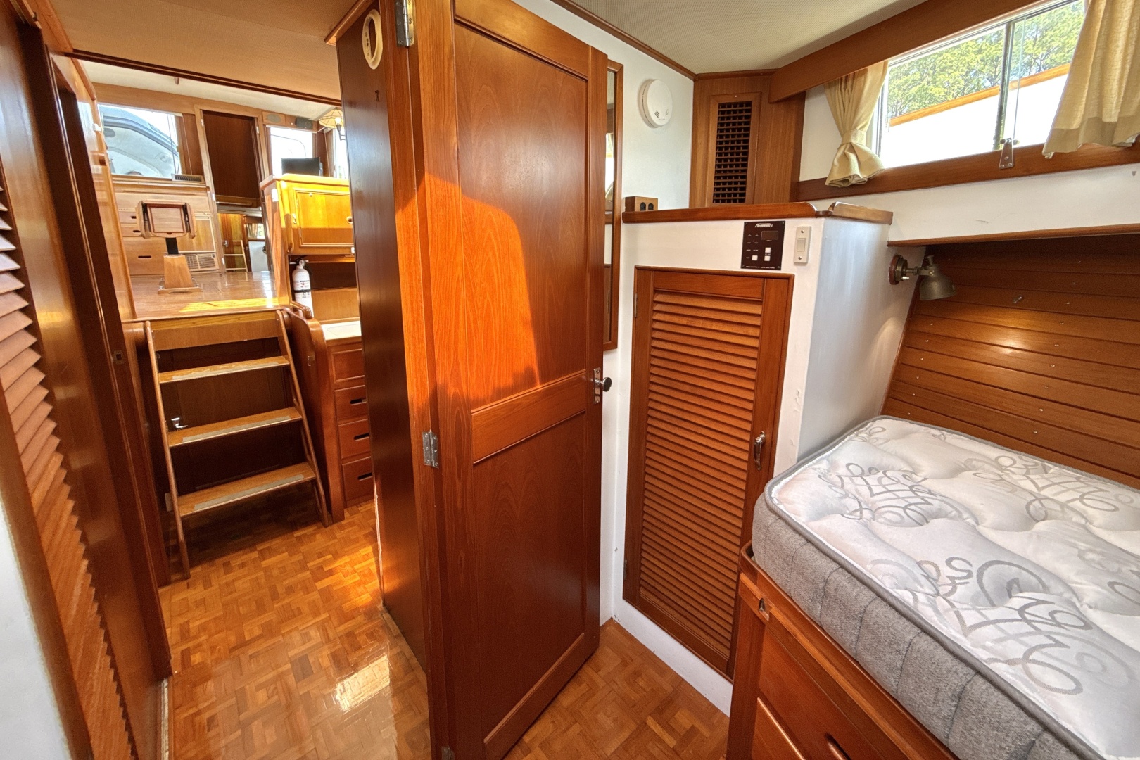 Grand Banks-46 Classic 1990-GRAND JOUR Chesapeake-Virginia-United States-Forward Stateroom-6257751 | Thumbnail