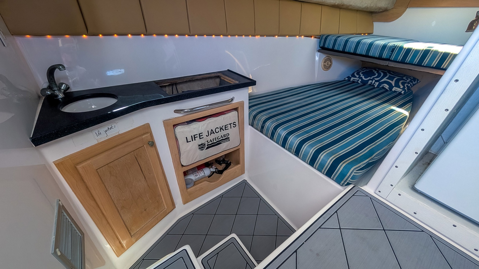 Sumerset-Houseboat 1993 -Charlestown-Massachusetts-United States-6518385 | Thumbnail