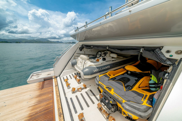 Azimut-77S 2017-Carpe Diem Genoa-Italy-2017 Azimut 77 Carpe Diem-6798434