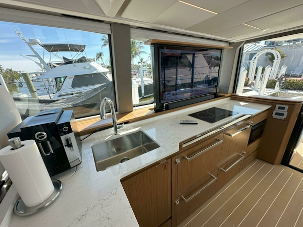 Tiara Yachts-EX 60 2025-Just Fine Sister Bay-Wisconsin-United States 2025 Tiara Yachts 60 EX  Galley-6277609
