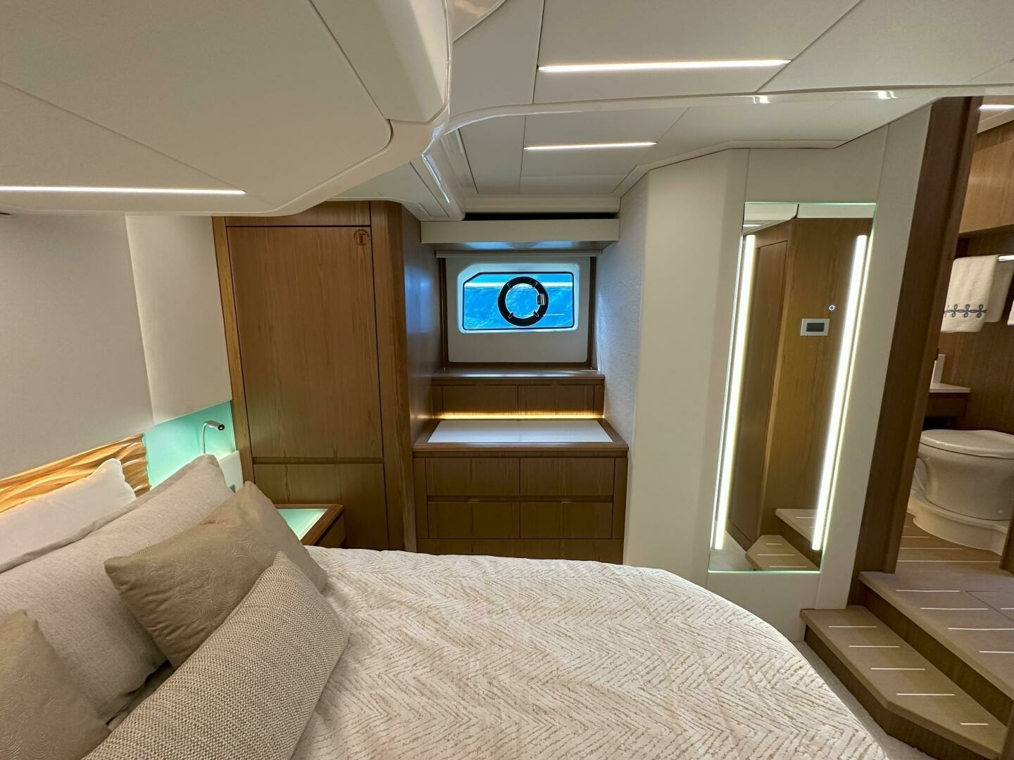 Tiara Yachts-EX 60 2025-Just Fine Sister Bay-Wisconsin-United States-2025 Tiara Yachts 60 EX -6277616 | Thumbnail