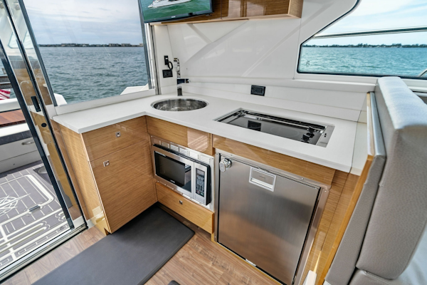 Cruisers Yachts-42 Cantius 2019-Truly Ineffable Longboat Key-Florida-United States-2019 Cruisers Yachts 42 Cantius Truly Ineffable-6277709
