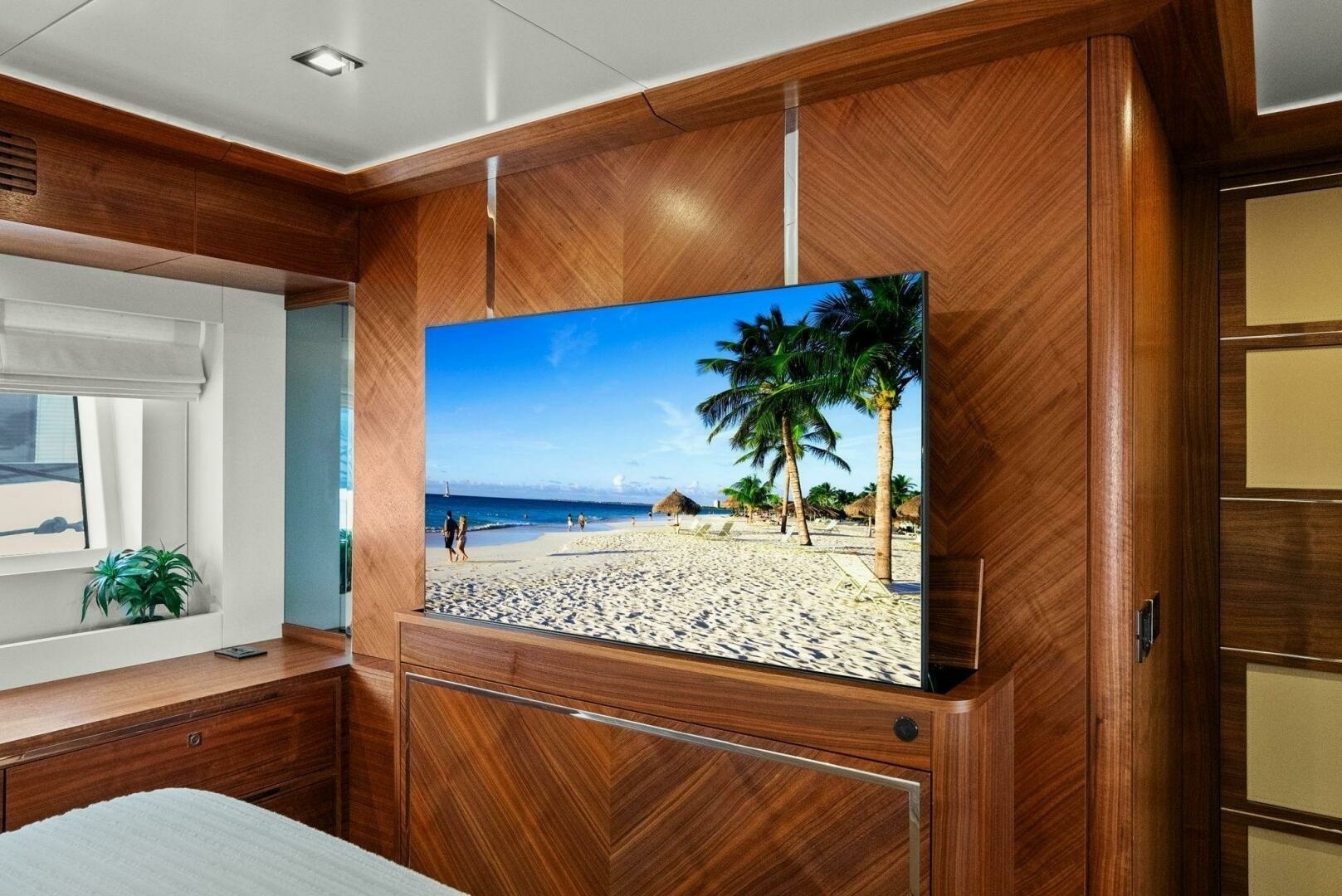 Sirena-64-MY 2021-Destin-E Fort Myers-Florida-United States-2021 Sirena 64 DESTIN-E Master Stateroom-6800112 | Thumbnail
