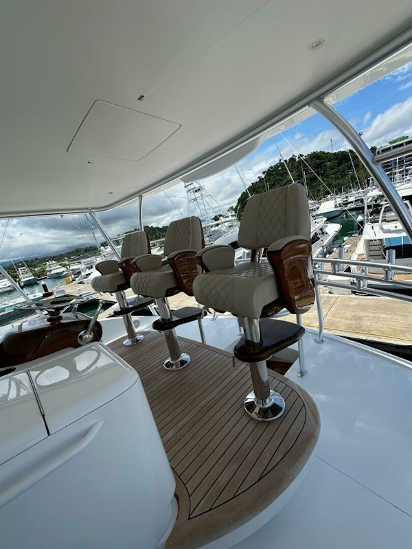 Viking-82 Convertible 2025-Boujie QUEPOS-Costa Rica-2025 82 Viking Convertible Boujie Bridge (4)-6811603