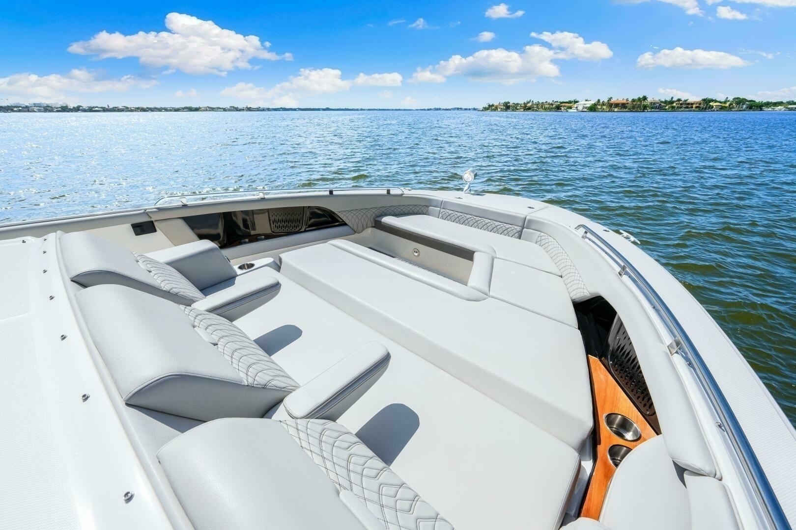 Sea Ray-370 Sundancer 2022-Golden Ticket Sarasota-Florida-United States-2022 Sea Ray 370 OB -6287895 | Thumbnail