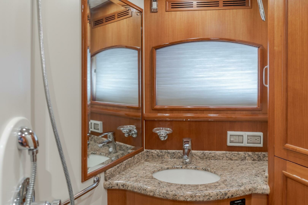 Grand Banks-59 Aleutian RP 2008-TINTAGEL Long Beach-California-United States-2008 Grand Banks 59 Aleutian RP TINTAGEL: Elegant Vanity in Guest Head-6921122
