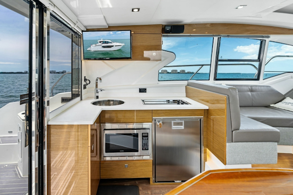 Cruisers Yachts-42 Cantius 2019-Truly Ineffable Longboat Key-Florida-United States-2019 Cruisers Yachts 42 Cantius Truly Ineffable-6277708