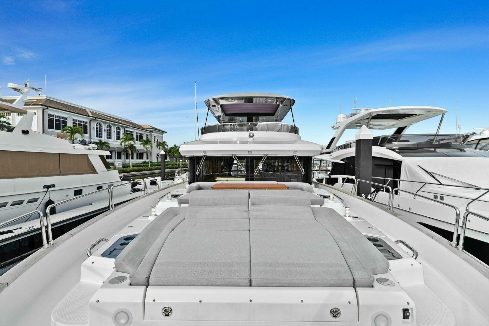 Sirena-64-MY 2021-Destin-E Fort Myers-Florida-United States-2021 Sirena 64 DESTIN-E Bow-6800128 | Thumbnail