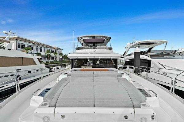 Sirena-64-MY 2021-Destin-E Fort Myers-Florida-United States-2021 Sirena 64 DESTIN-E Bow-6800128