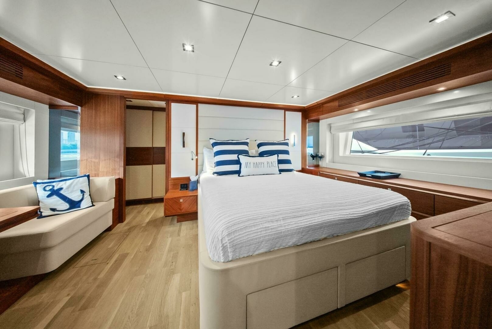 Sirena-64-MY 2021-Destin-E Fort Myers-Florida-United States-2021 Sirena 64 DESTIN-E Master Stateroom-6800109 | Thumbnail
