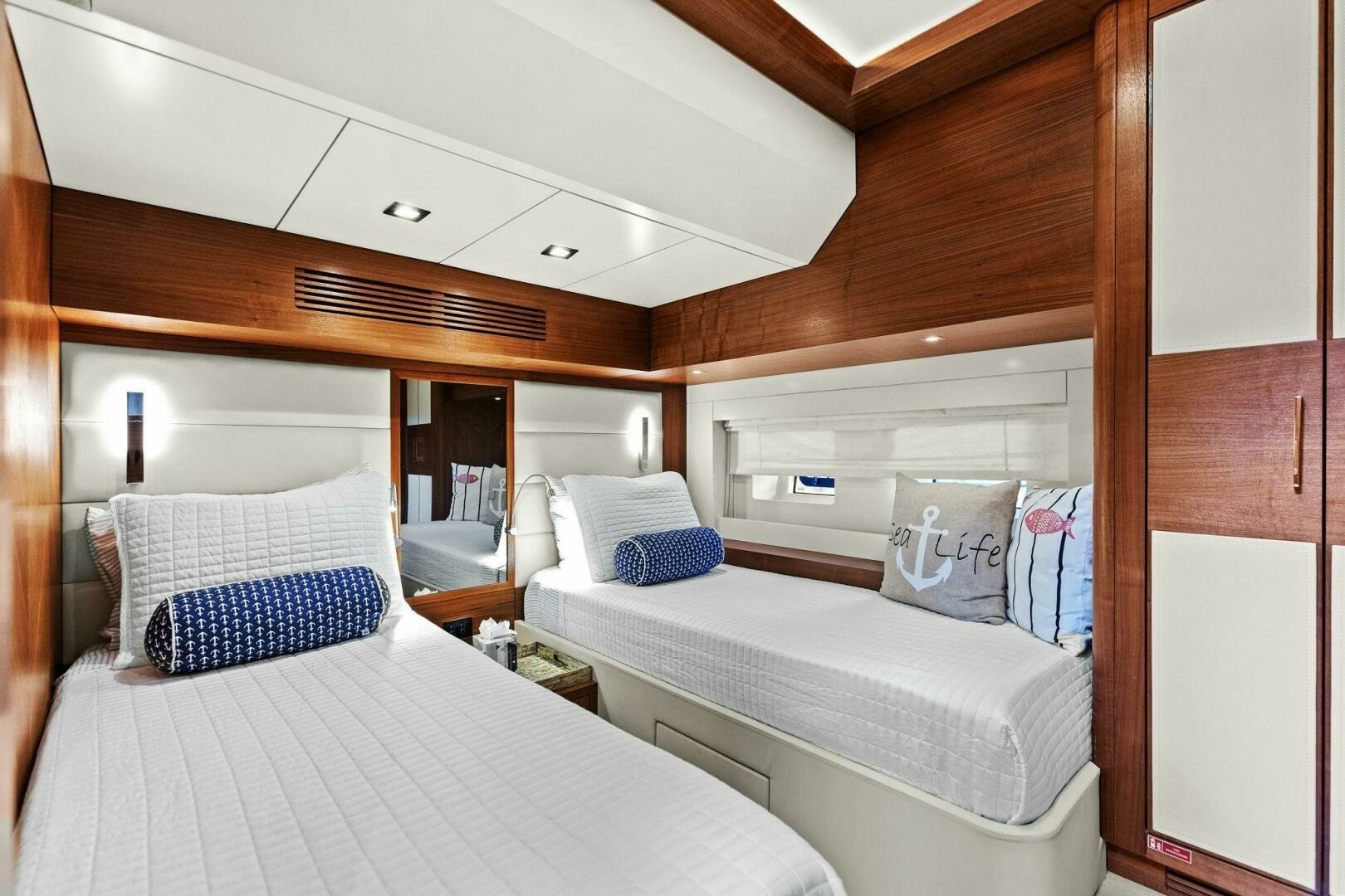 Sirena-64-MY 2021-Destin-E Fort Myers-Florida-United States-2021 Sirena 64 DESTIN-E Guest Stateroom-6800119 | Thumbnail