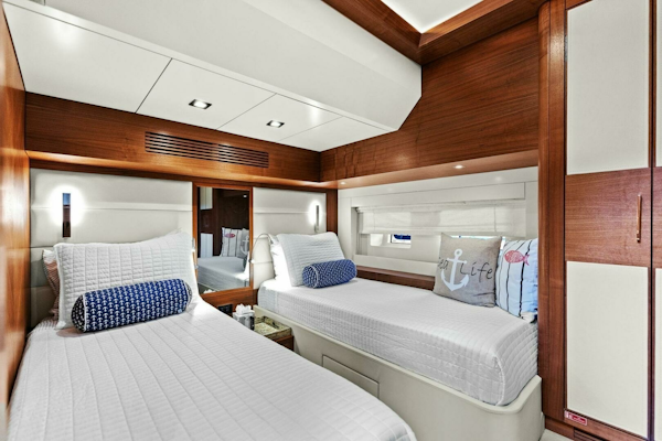 Sirena-64-MY 2021-Destin-E Fort Myers-Florida-United States-2021 Sirena 64 DESTIN-E Guest Stateroom-6800119