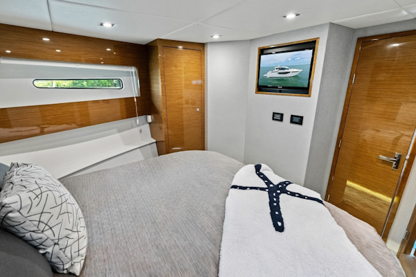 Cruisers Yachts-42 Cantius 2019-Truly Ineffable Longboat Key-Florida-United States-2019 Cruisers Yachts 42 Cantius Truly Ineffable-6277699