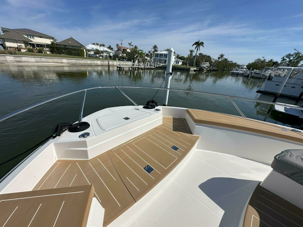 Tiara Yachts-EX 60 2025-Just Fine Sister Bay-Wisconsin-United States 2025 Tiara Yachts 60 EX  Bow Platform-6277619