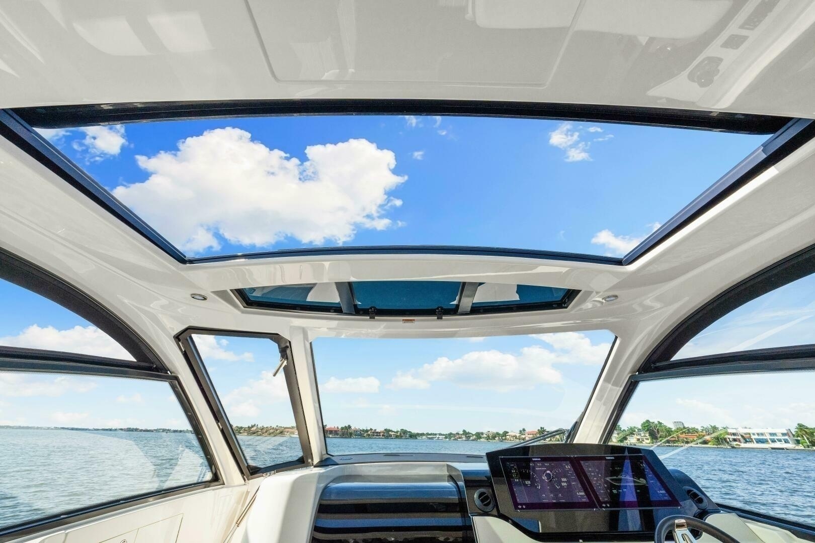 Sea Ray-370 Sundancer 2022-Golden Ticket Sarasota-Florida-United States-2022 Sea Ray 370 OB -6287883 | Thumbnail