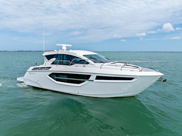 Cruisers Yachts-42 Cantius 2019-Truly Ineffable Longboat Key-Florida-United States-2019 Cruisers Yachts 42 Cantius Truly Ineffable-6277752