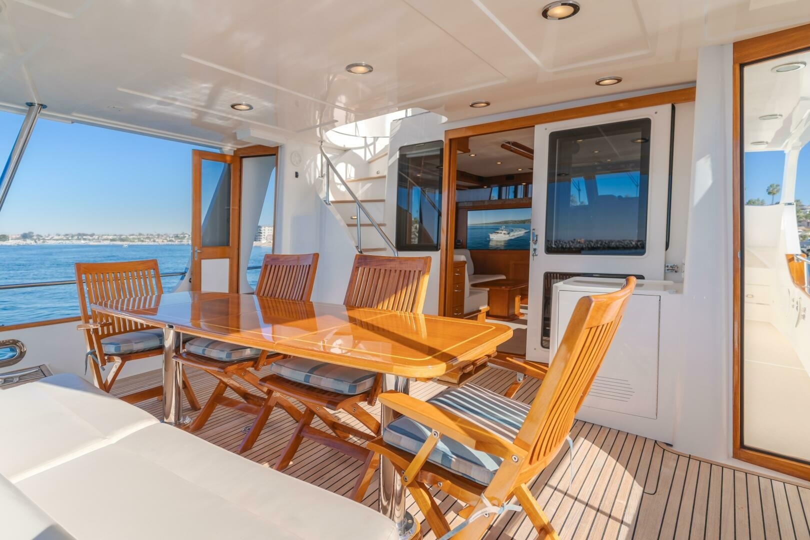 Grand Banks-59 Aleutian RP 2008-TINTAGEL Long Beach-California-United States-2008 Grand Banks 59 Aleutian RP TINTAGEL: Spacious Aft Deck Dining Area-6921094 | Thumbnail