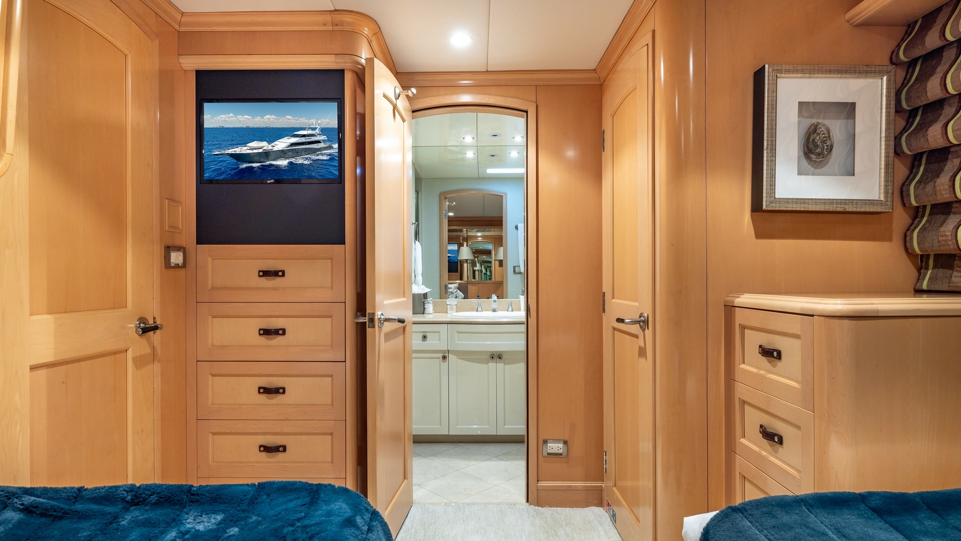 Trinity Yachts-144  1998-BAD COMPANY Fort Lauderdale-Florida-United States-1998 Trinity Yachts Sport Fisherman  BAD COMPANY: Guest Cabin with Ensuite View-6803471 | Thumbnail