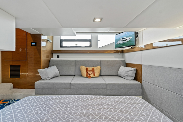 Cruisers Yachts-42 Cantius 2019-Truly Ineffable Longboat Key-Florida-United States-2019 Cruisers Yachts 42 Cantius Truly Ineffable-6277729