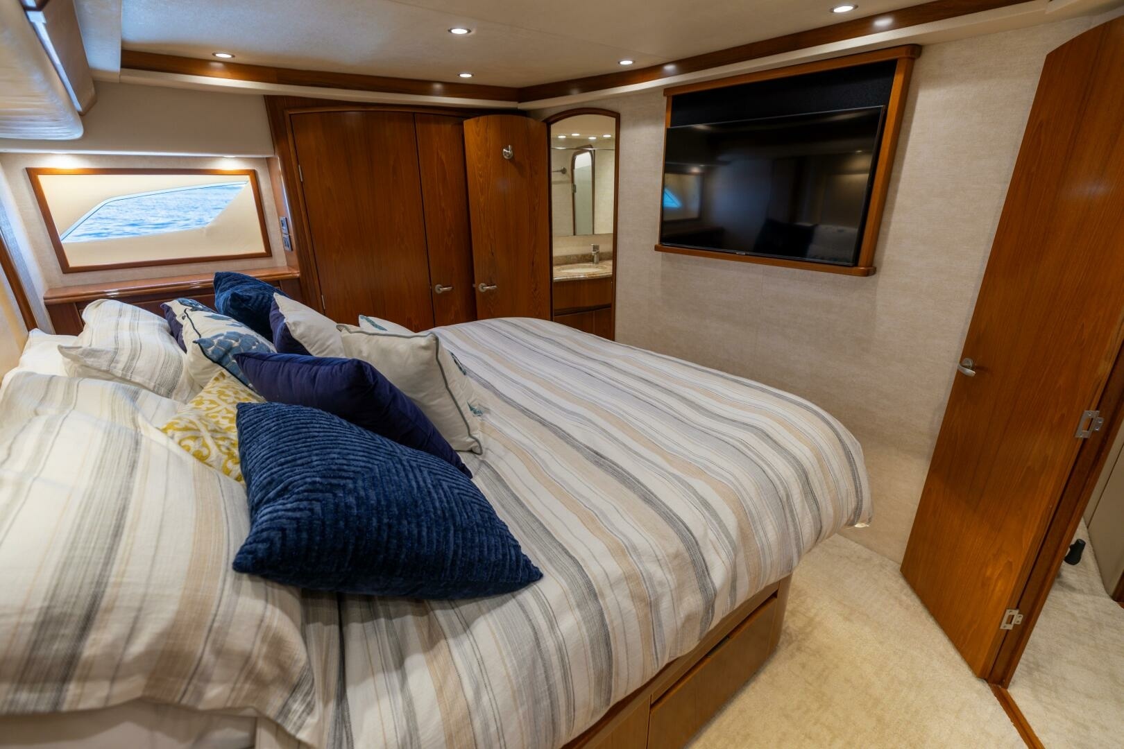 Viking-70 Convertible 2015-Smooth Ride Panama City Beach-Florida-United States-2015 Viking 70 Convertible  Master Stateroom 4-6118953 | Thumbnail