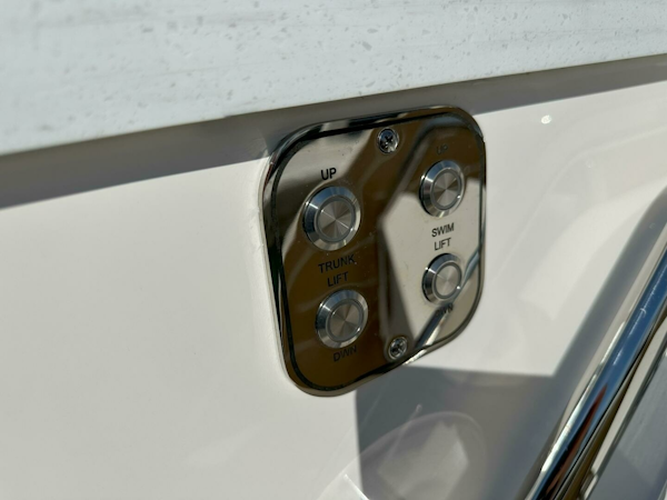 Tiara Yachts-EX 60 2025-Just Fine Sister Bay-Wisconsin-United States-2025 Tiara Yachts 60 EX  Swim Platform-6277642