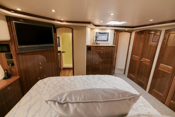 Viking-74 Enclosed Bridge 2006-KICKBACK Seattle-Washington-United States-2006 Viking 74 Convertible  KICKBACK-6169663