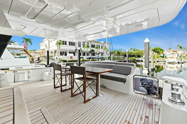 Sirena-64-MY 2021-Destin-E Fort Myers-Florida-United States-2021 Sirena 64 DESTIN-E Aft Deck-6800141