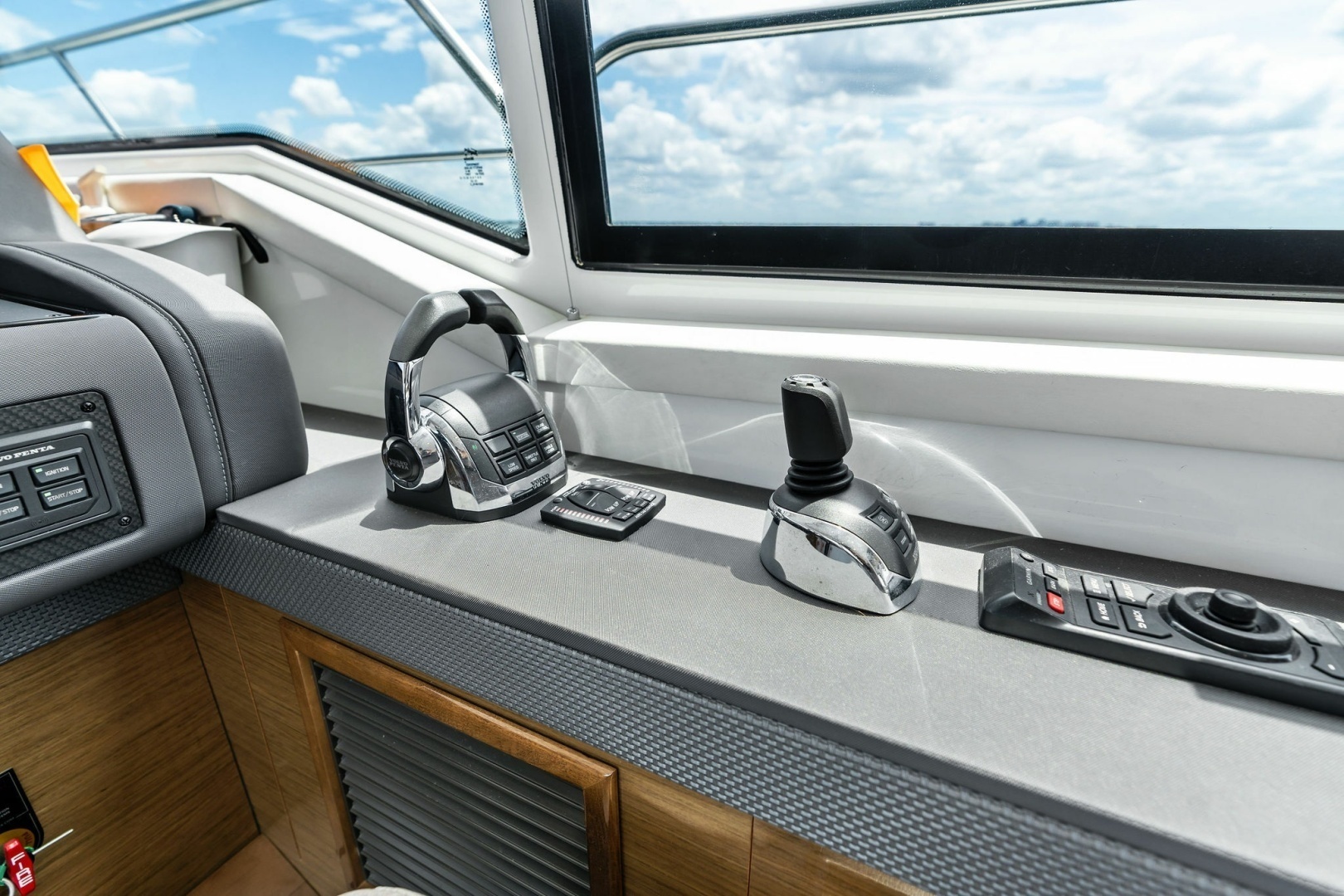 Cruisers Yachts-42 Cantius 2019-Truly Ineffable Longboat Key-Florida-United States-2019 Cruisers Yachts 42 Cantius Truly Ineffable-6277719 | Thumbnail