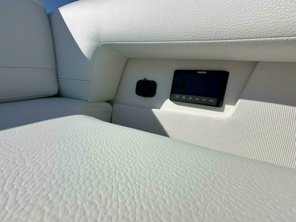 Tiara Yachts-EX 60 2025-Just Fine Sister Bay-Wisconsin-United States 2025 Tiara Yachts 60 EX  Radio Control-6277626