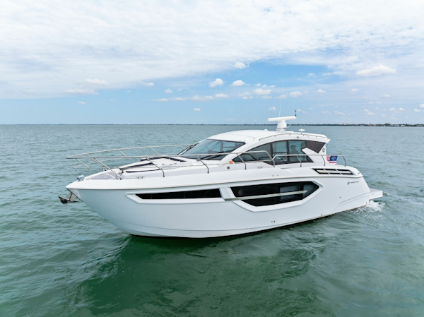 Cruisers Yachts-42 Cantius 2019-Truly Ineffable Longboat Key-Florida-United States-2019 Cruisers Yachts 42 Cantius Truly Ineffable-6277760