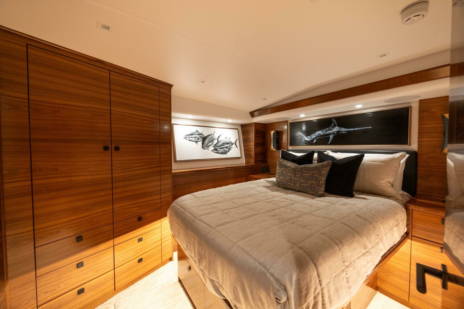 Viking-82 Convertible 2025-Boujie QUEPOS-Costa Rica-2025 82 Viking Convertible Boujie Starboard Stateroom (5)-6811587 | Thumbnail