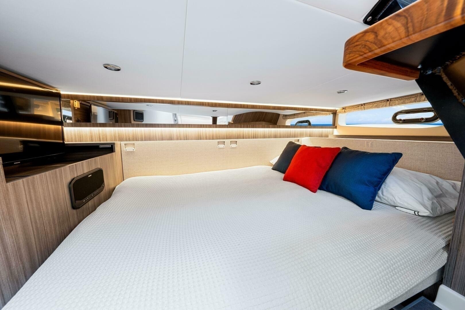 Sea Ray-370 Sundancer 2022-Golden Ticket Sarasota-Florida-United States-2022 Sea Ray 370 OB -6287903 | Thumbnail