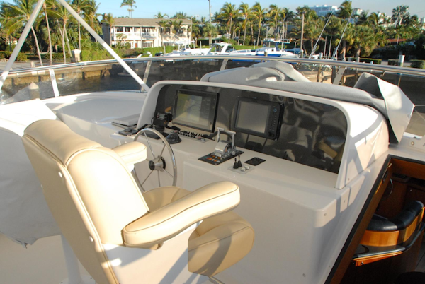 West Bay-Sonship 2003-ROOM SERVICE Fort Lauderdale-Florida-United States-Flybridge / Helm-474092