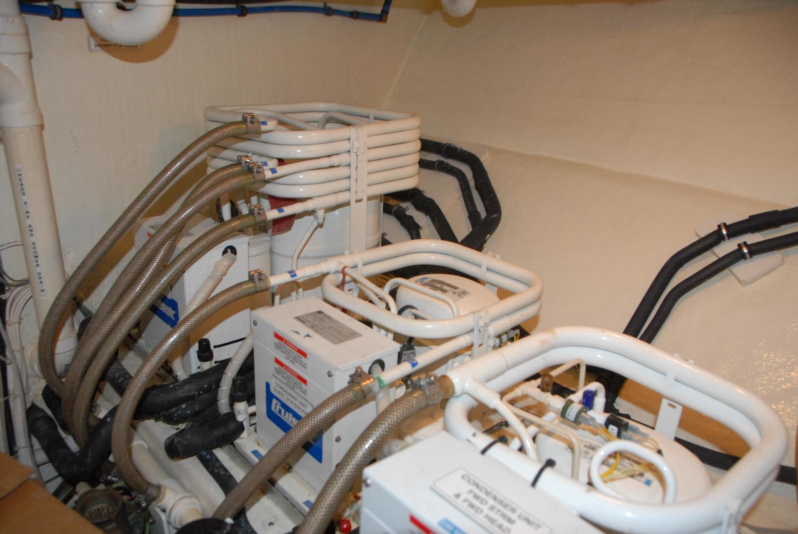 West Bay-Sonship 2003-ROOM SERVICE Fort Lauderdale-Florida-United States-Pump Room / Forward-474089 | Thumbnail