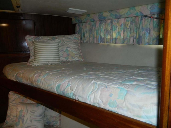 Hatteras-Motor Yacht 1989-Windfall Stuart-Florida-United States-Fwd Guest Bunks-910440