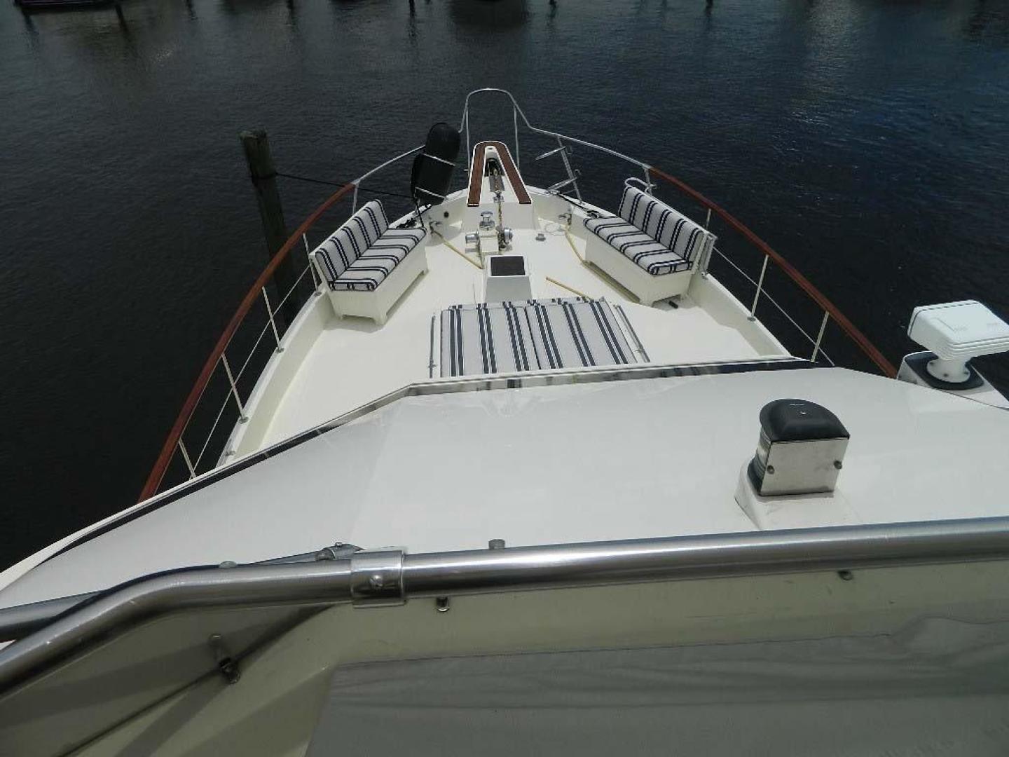 Hatteras-Motor Yacht 1989-Windfall Stuart-Florida-United States-Foredeck from Flybridge-910384 | Thumbnail